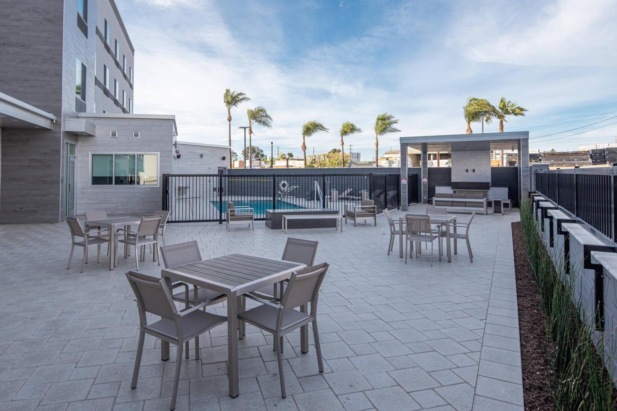 Fairfield By Marriott Inn & Suites Anaheim Лос-Аламитос Экстерьер фото